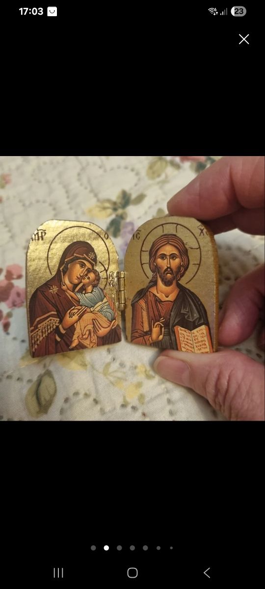 Icono díptico religioso madera