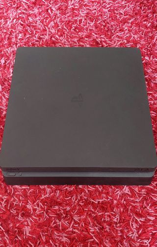 PS4 Slim 500GB + 2 Mandos + Juego de regalo