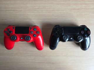 PS4 Slim 500GB + 2 Mandos + Juego de regalo