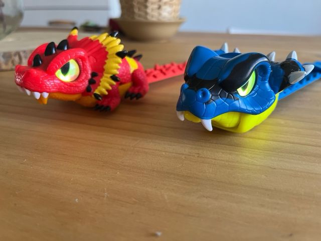 Pulseras Dragón Juguete x2