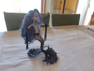 MUÑECA MONSTER HIGH SIRENA VON BOO