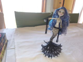MUÑECA MONSTER HIGH SIRENA VON BOO