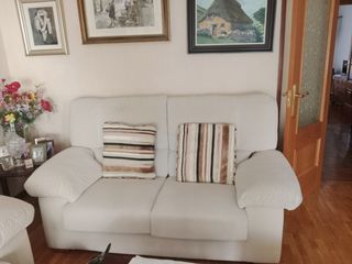 Sofás 2 plazas beige, ambos 350€