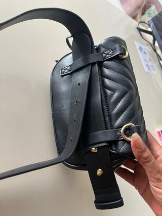 Riñonera negra Zara - Bolso bandolera