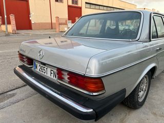 Mercedes-Benz 280 w123 IMPECABLE  1980