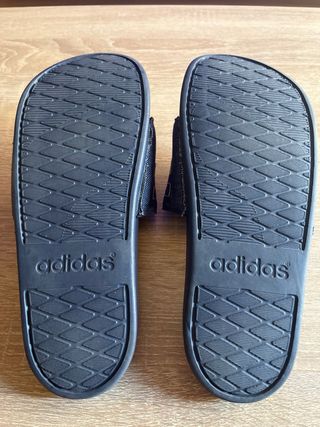 Sandalias Adidas adilette comfort (suela suave) 