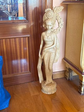 2 statue