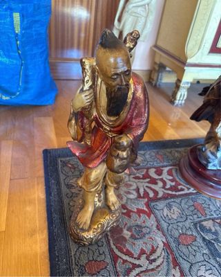 2 statue