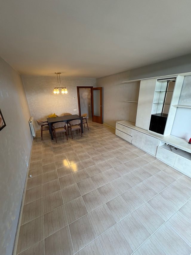 VENDO PISO Y PARKING TERRASSA ROC BLANC