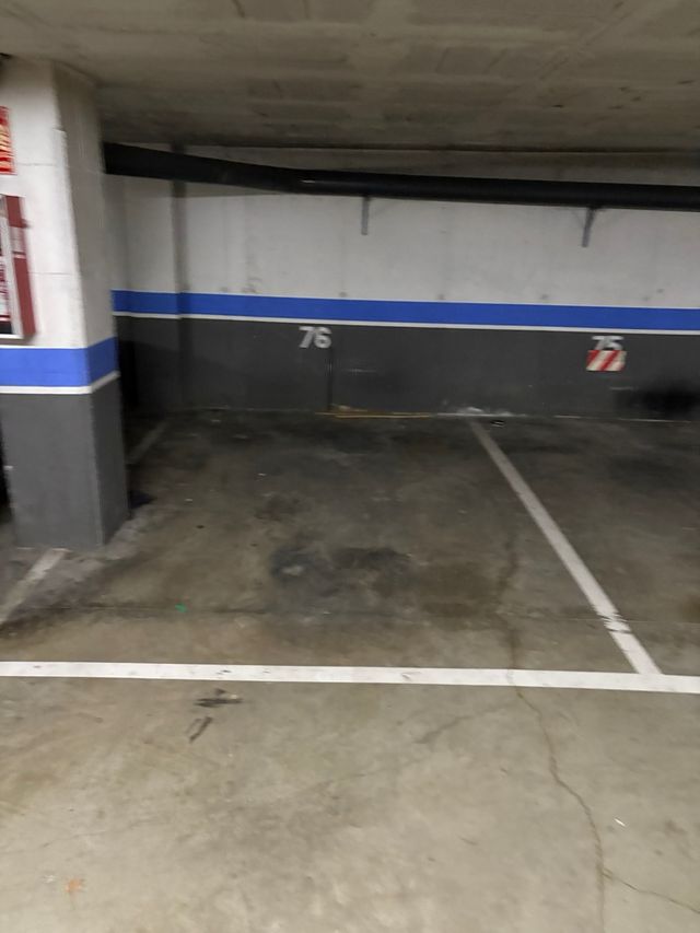 VENDO PISO Y PARKING TERRASSA ROC BLANC