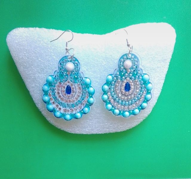 Pendientes turquesa y azul hechos a mano