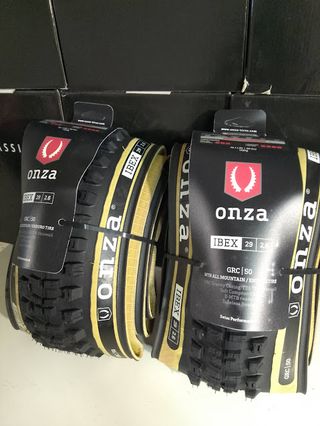 Coppia Gomme Onza Ibex 29x2.60
