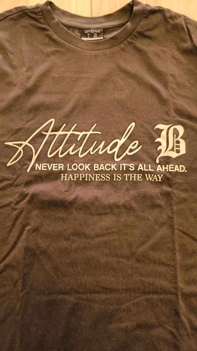 Camiseta Lefties gris ,Attitude talla L