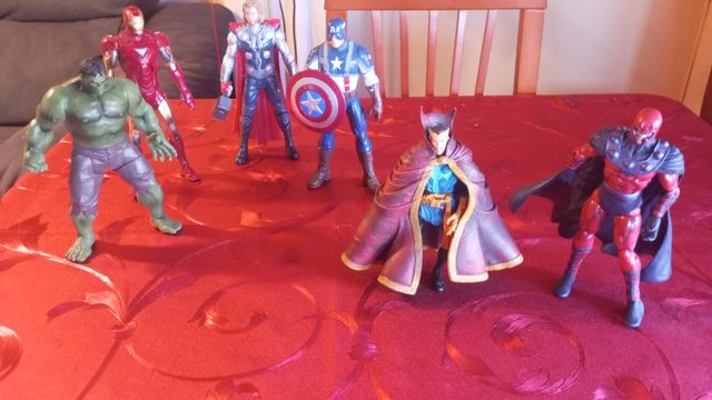 Lote muñecos Marvel