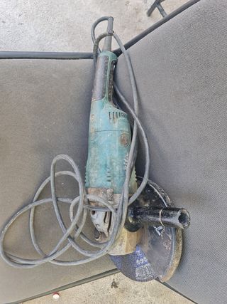 Amoladora Makita - herramienta usada