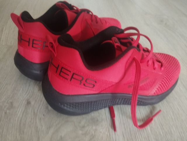 Zapatillas Skechers rojas urge