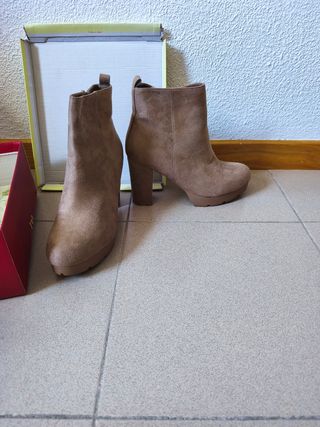 Botines beige tacón - como nuevos