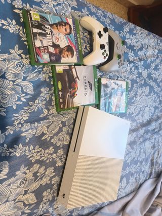 Xbox One blanca + 2 mandos