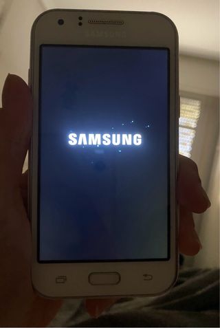 Samsung Galaxy J1 - Blanco/Beige
