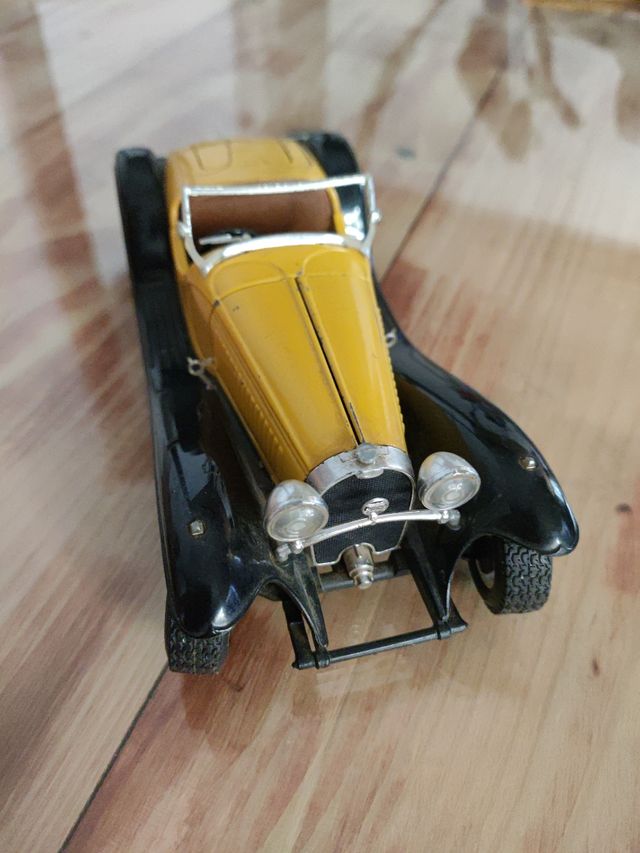 Coche escala Bugatti type