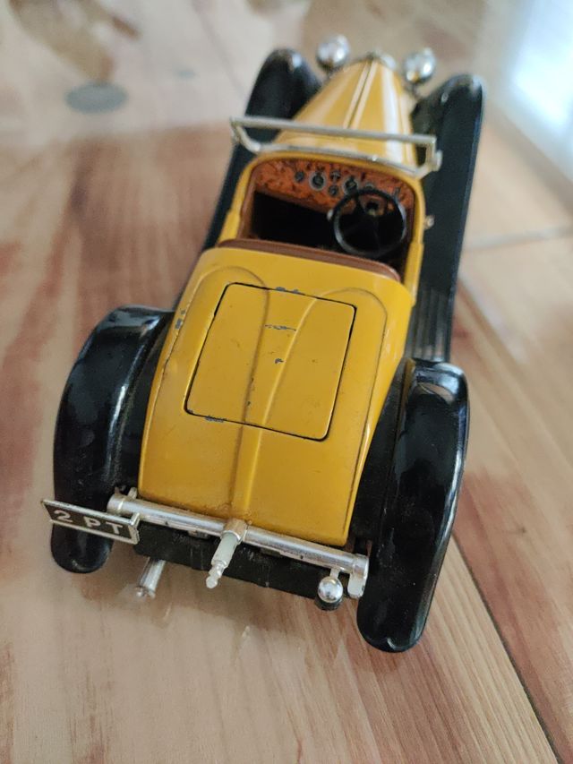 Coche escala Bugatti type