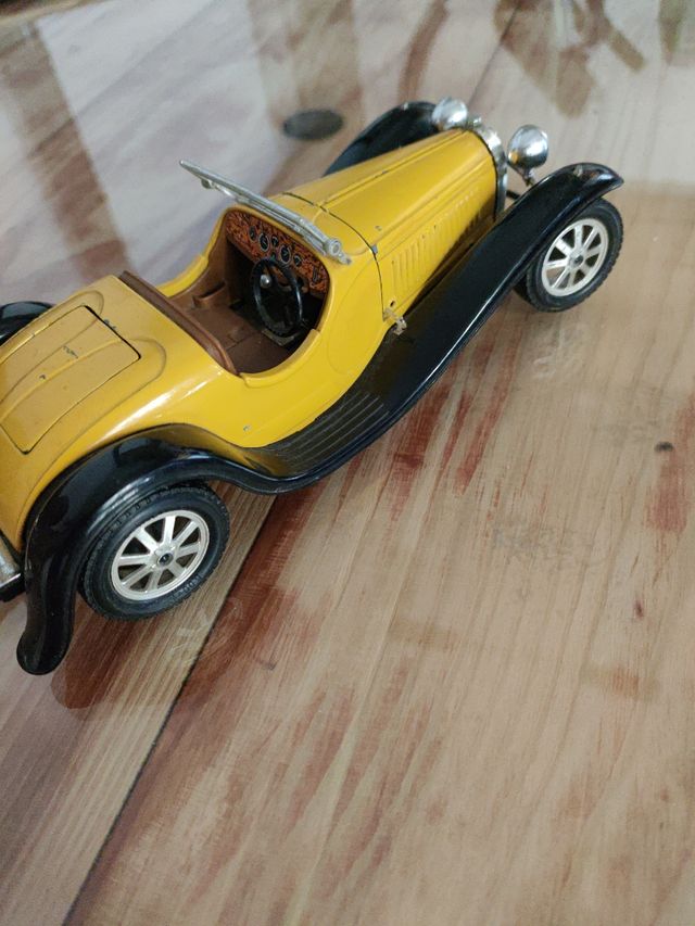 Coche escala Bugatti type