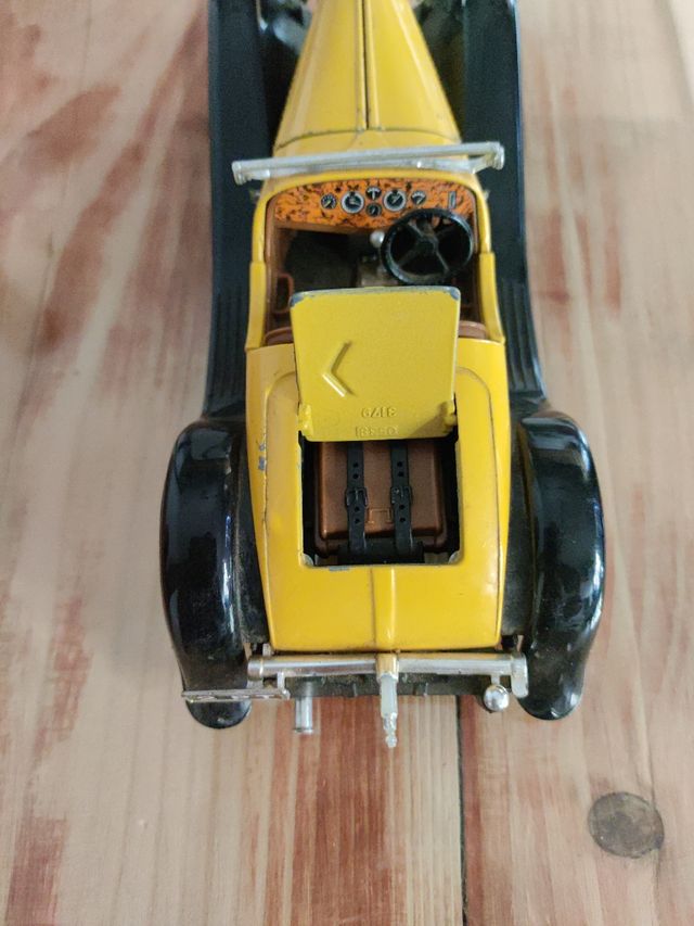 Coche escala Bugatti type