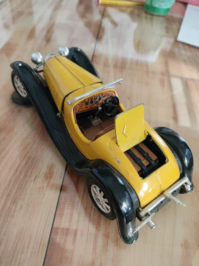 Coche escala Bugatti type