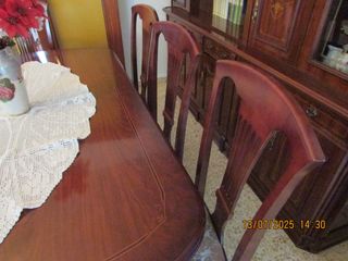 MESA Y 6 SILLAS SALÓN (Precio negociable).