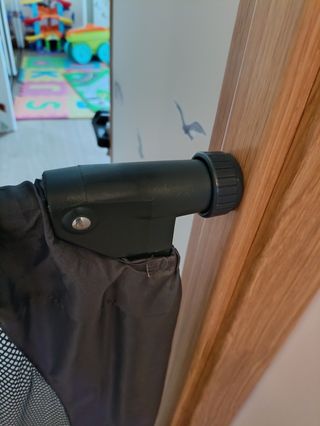 Barrera seguridad bebé Lindam