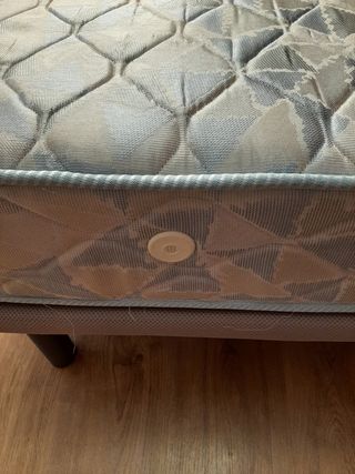 Colchón y base tapizada de 90X190 con patas inclui