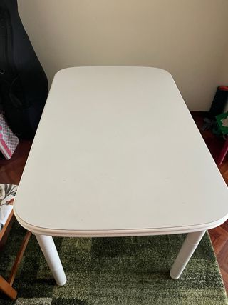 Mesa blanca grande para cocina o comedor 
