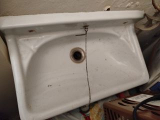 Pica lavabo antigua