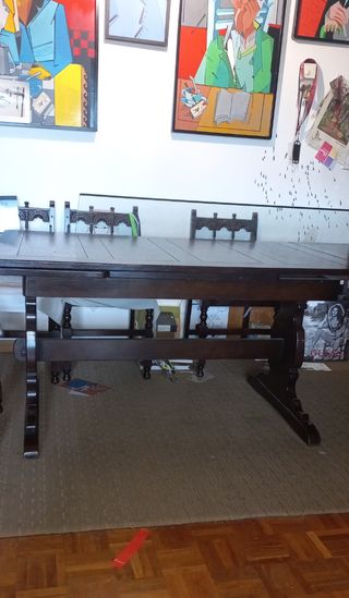 Mesa  extensible de madera+ 6 sillas y 2 sillones