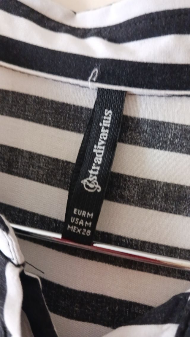 Camisa rayas blanca y negra