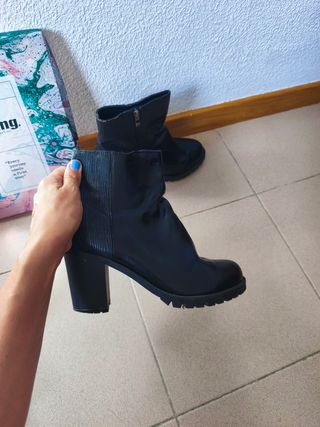 Botines negros tacón 39