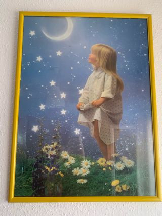 Cuadro niña - marco amarillo