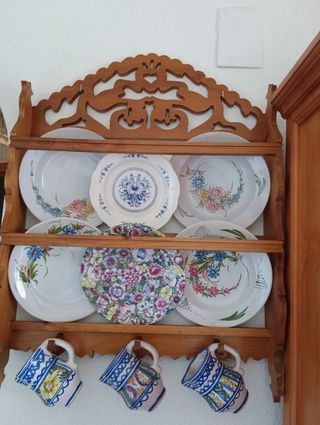 Estantería madera 6 platos 3 jarras