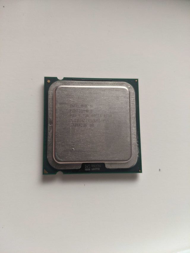 CPU Intel Pentium D 930 3.20 GHz