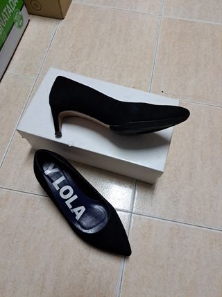 Zapatos Bimba y Lola tacón negros