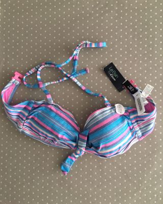 Top de bikini azul y rosa de Etam, talla 40