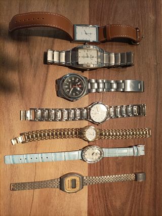 7 relojes variados