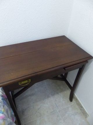 ANTIGUO ESCRITORIO DE MADERA