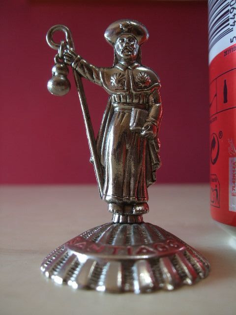 Figura em metal Santiago Peregrino