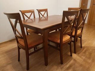 Mesa de comedor y 6 sillas 