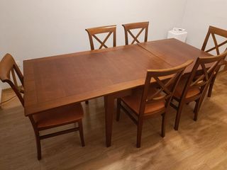 Mesa de comedor y 6 sillas 