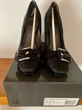 Zapatos Calvin Klein negros, talla 38.