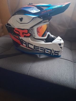 Casco y gafas de motocross