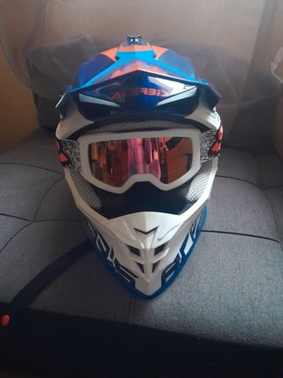 Casco y gafas de motocross