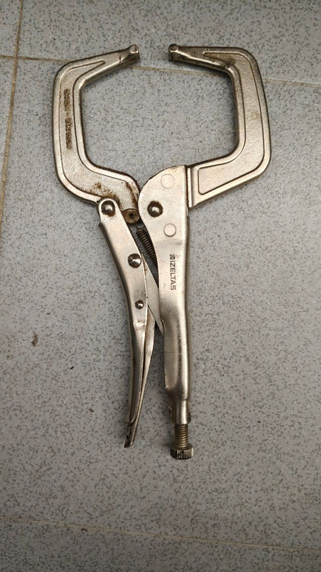 Mordaza de presión IZELTAS